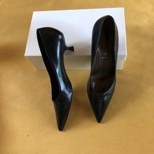 Black calf kitten heel pumps